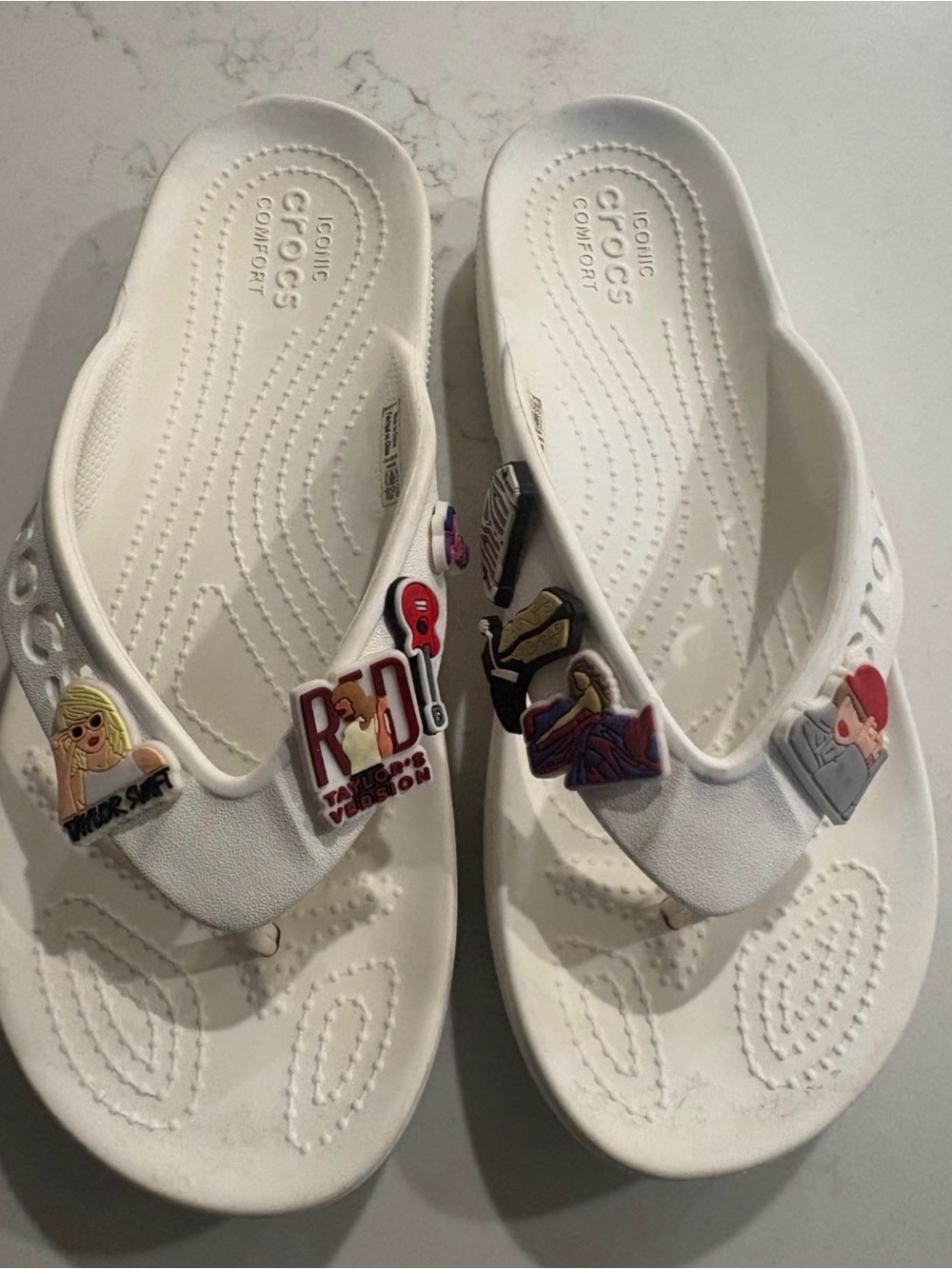 Taylor Swift Gibitz Crocs Iconic Comfort Women’s Size 8 White Flip Flops Sandal